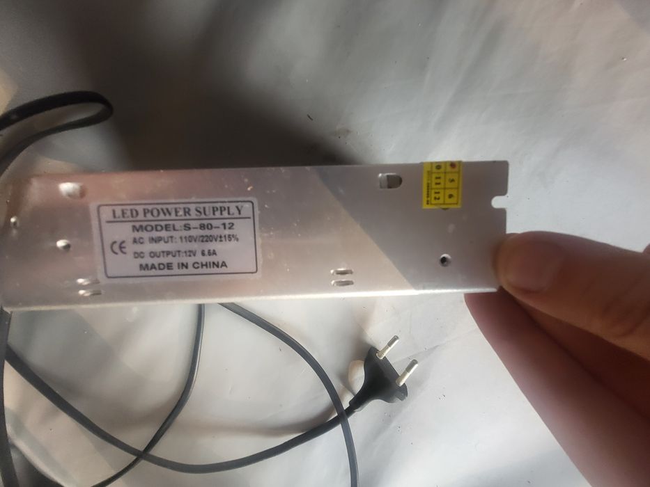 Sprzedam zasilacz że zdjecia (Parametry na zdjeciu)