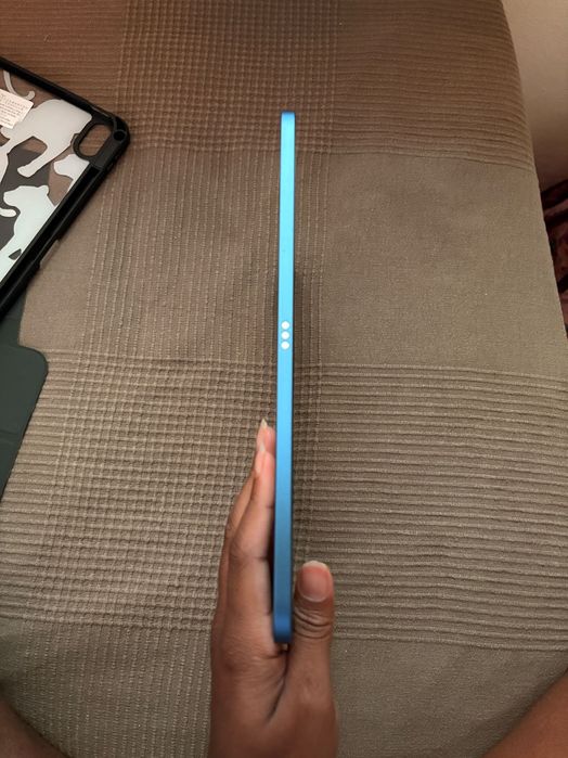 Apple iPad 11'' 2025 - 128GB - Wi-Fi - Azul