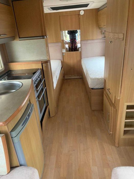 Автодім Swift  2007 рік.  Караван преміум