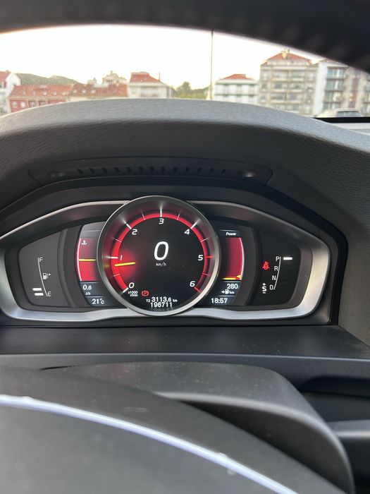 Volvo V60 D2 Momentum Automática