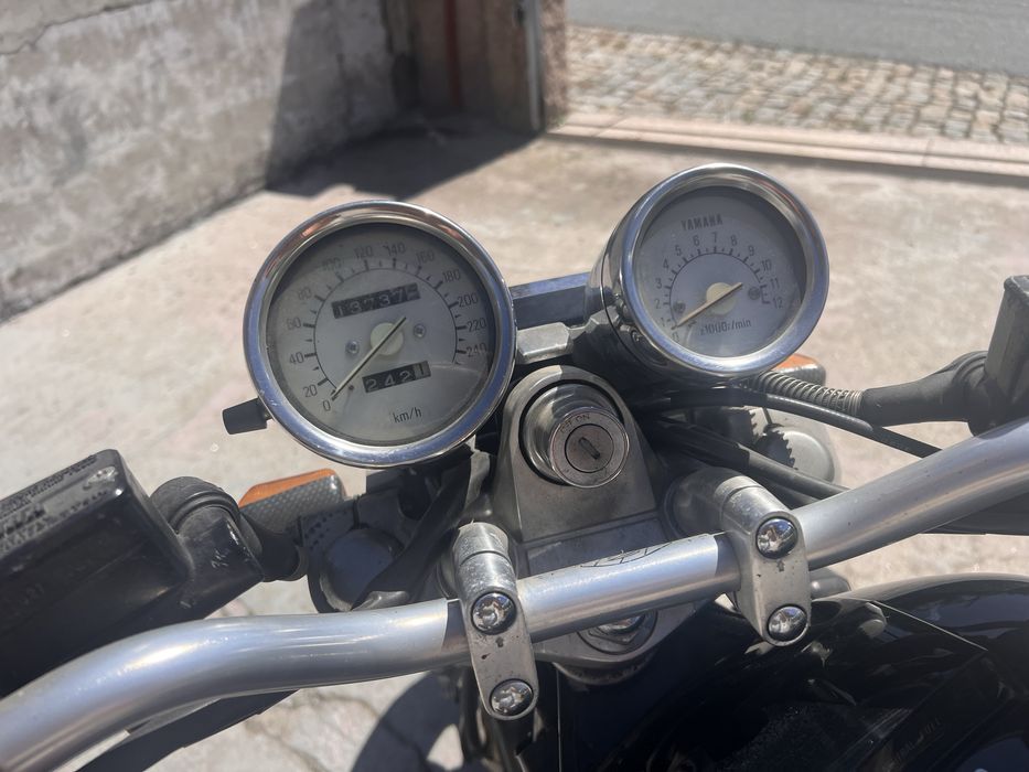 Yamaha FZX750