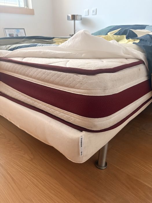 Cama casal com colchao