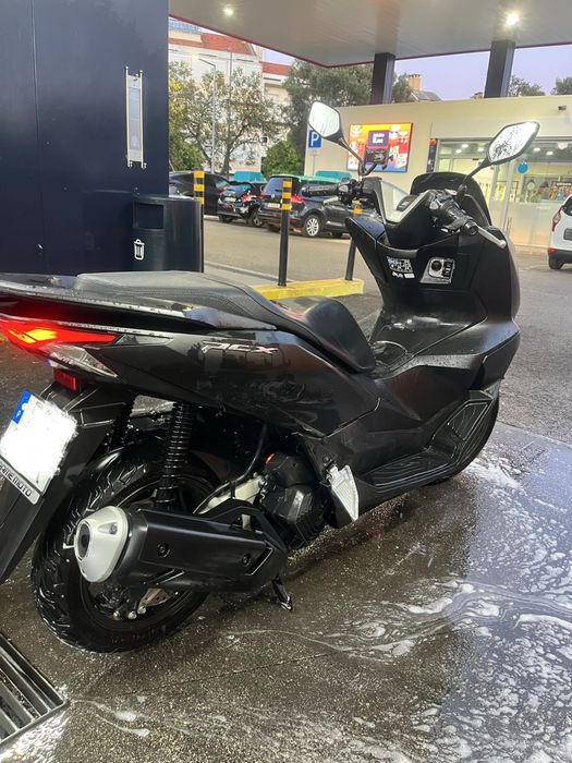 MOTO PCX 2025 preta