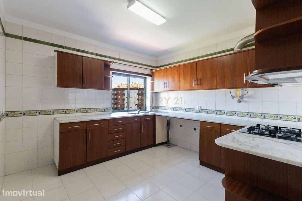 Arrenda-se T4 em duplex com garagem e terraço em Condeixa a Nova, Coim