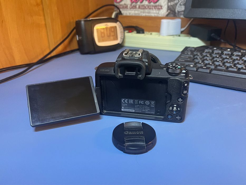 Canon m50 + Kit 15-45 + 50mm 1.8 -canon EF 50mm f/1.8