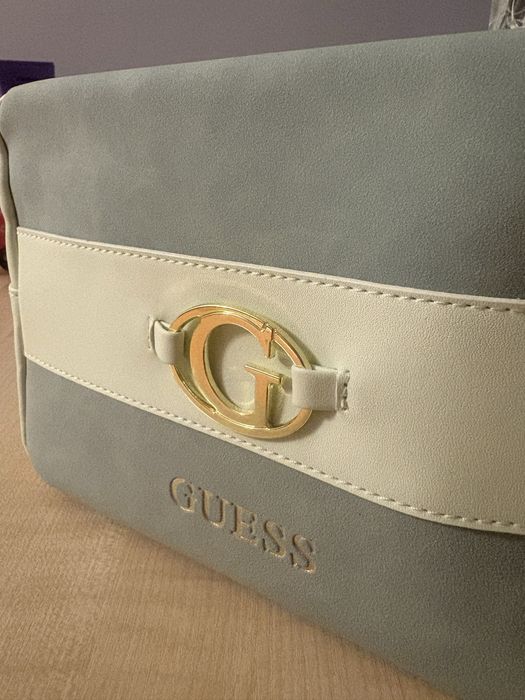 Kosmetyczka guess nowa