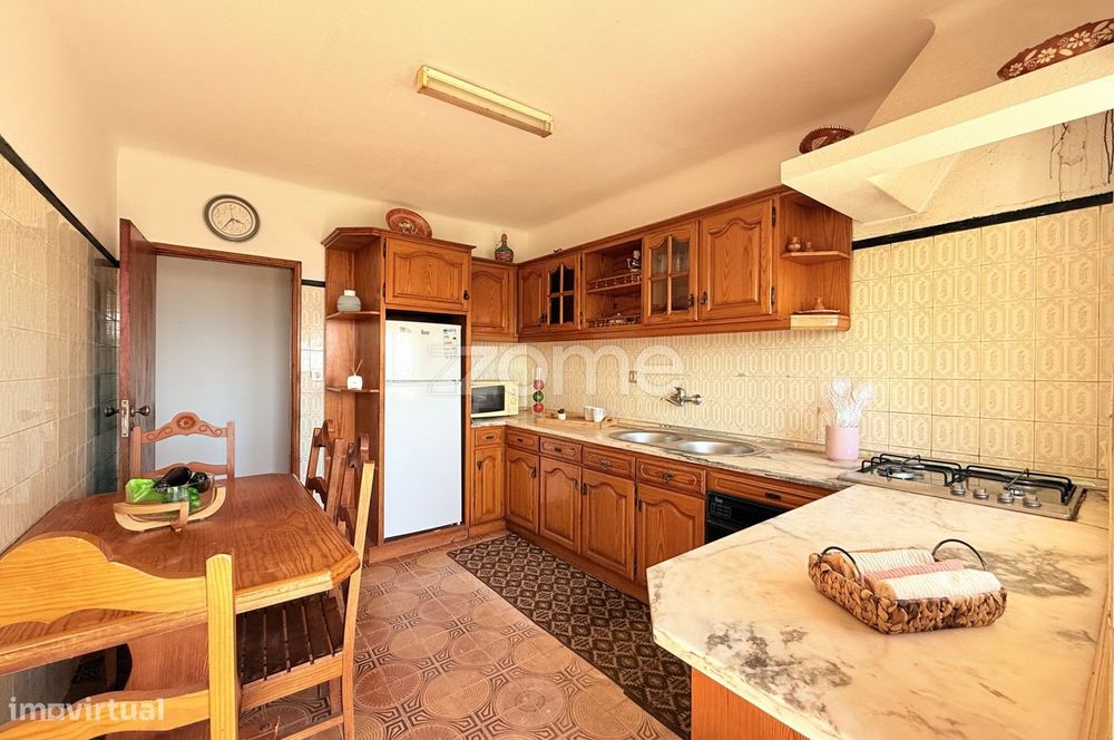 Moradia Térrea com 766 m² de Terreno e Poço