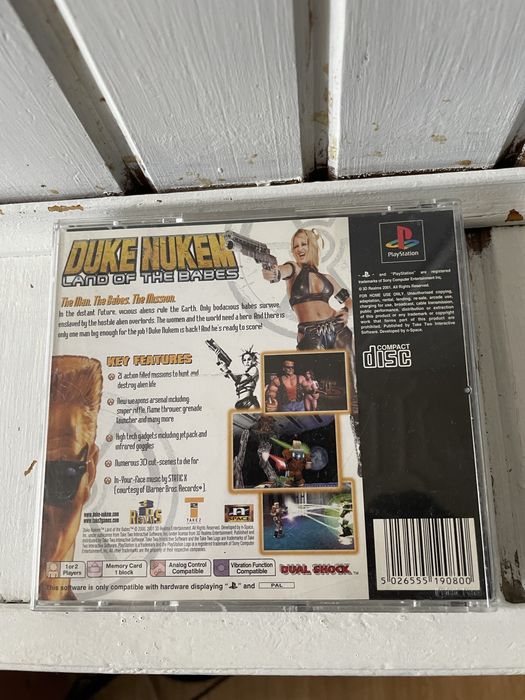 Sprzedam dwie gry na playstation 1 duke nuken tekken 2