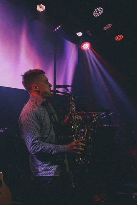 Професійний саксофоніст