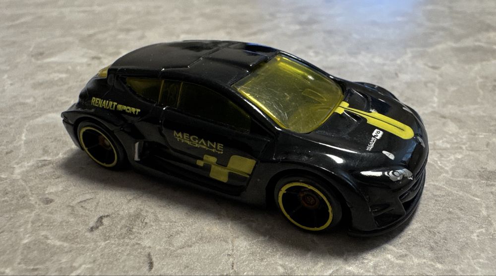 Hot wheels Megane Renault- resorak samochodzik