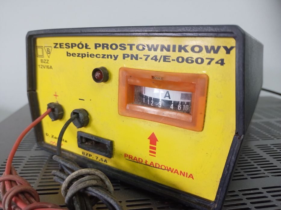 Zespół prostownikowy  12v/6A