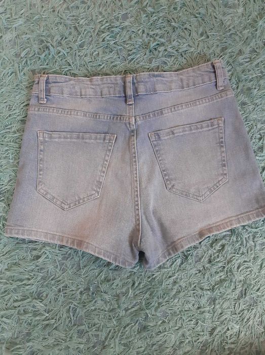 Spodenki z wysokim stanem Cropp