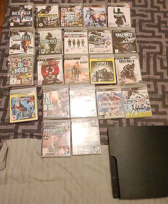 Playstion3  slim com  22 jogos disco com 500gigas  2 comandos