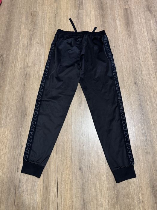 чорні спортивні штани Armani Exchange EA7 з лампасами
