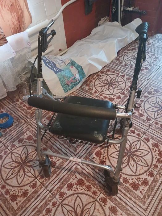 Продам ходунки в гарному стані.