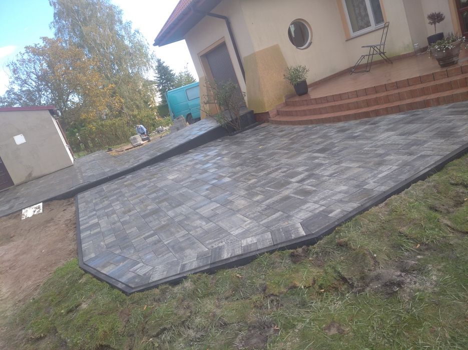 Układanie kostki brukowej