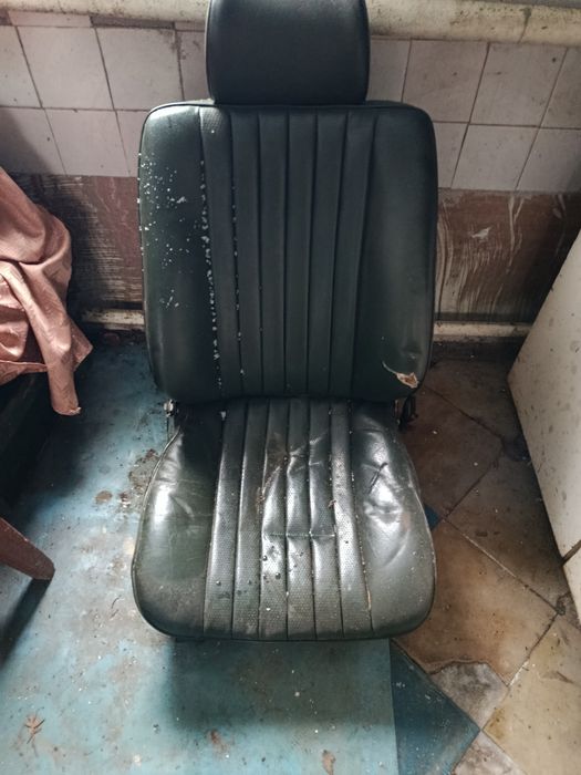 Сидіння від 124 мерса