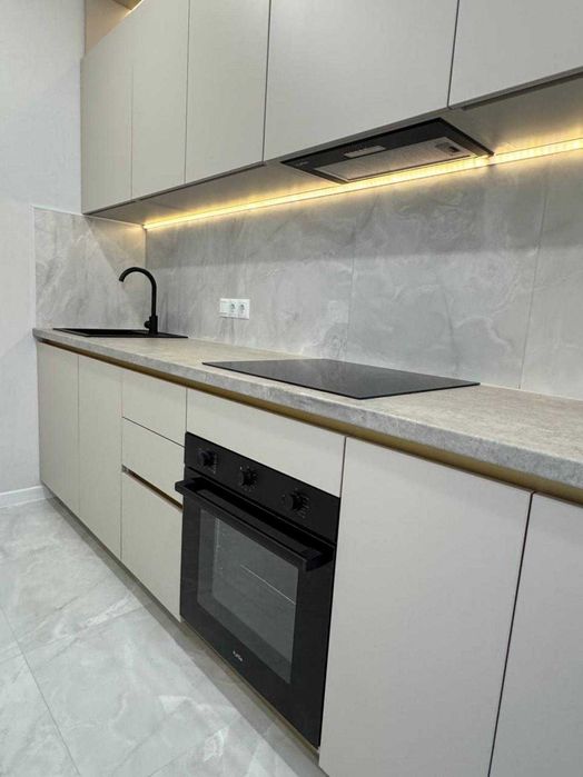 1к ЖК Акварель 2 Таирова 8 этаж Торг  возможно єВідновлення