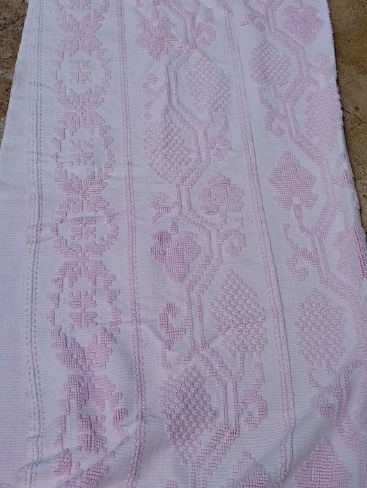 Colcha Antiga para cama casal ou Sofa