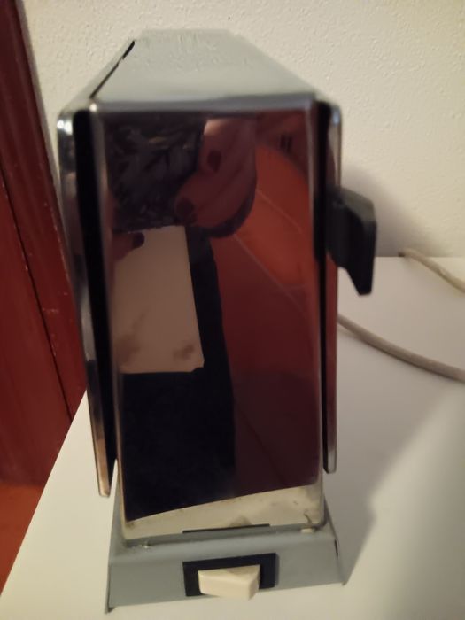 Torradeira praticamente nova