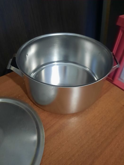 Кастрюли  советская  нержавейка