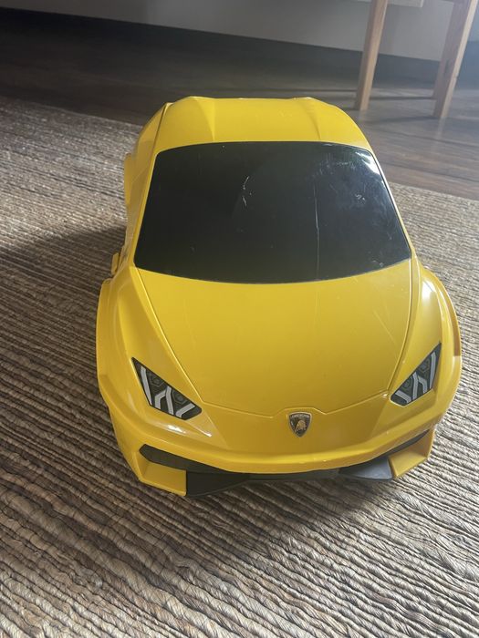 Lamborghini Huracan - walizka w kształcie samochodu
