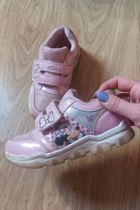 Buty dla dziewczynki świecą rozmiar 28