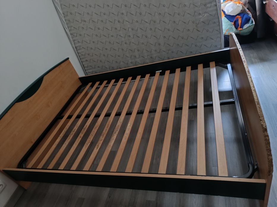 Cama casal para desocupar