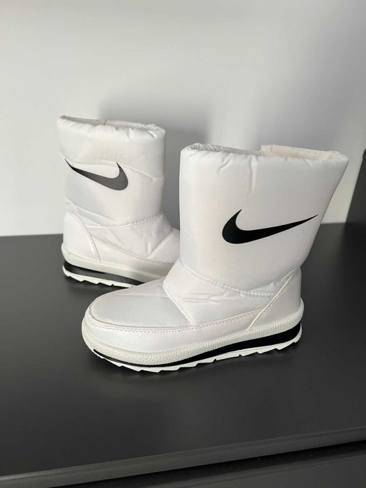 Сапоги дутики женские, белые, Найк