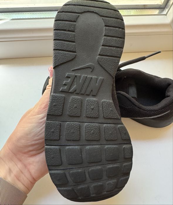 Дитячі кросівки Nike Tanjun розмір 31.5 (19 см)