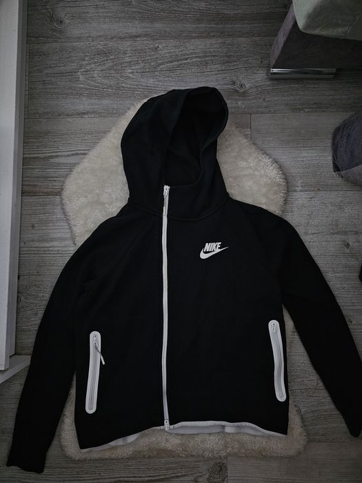 Bluza nike tech fleece rozmiar S Czarna bluza nike Swoosh