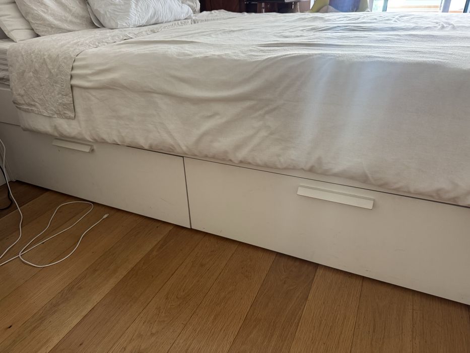 Cama de casal branca 160x200 com 4 gavetões – venda urgente