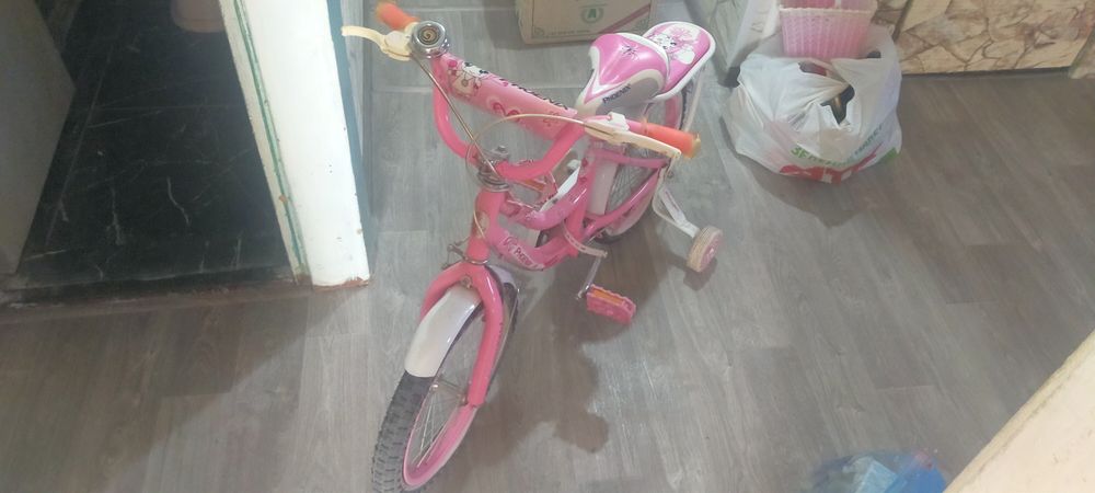 Продам детский  велосипед для девочки