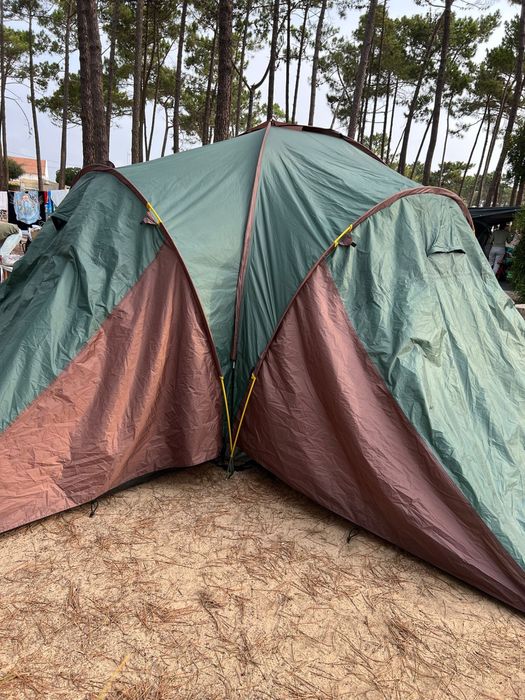 Tenda de Campismo (3 quartos 6 pessoas)