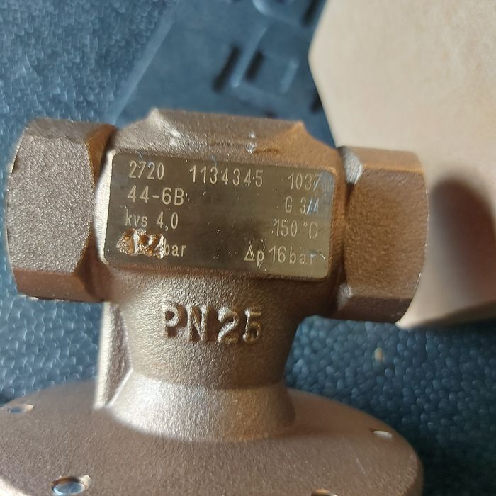 Regulator różnicy ciśnień Samson typ 44-6