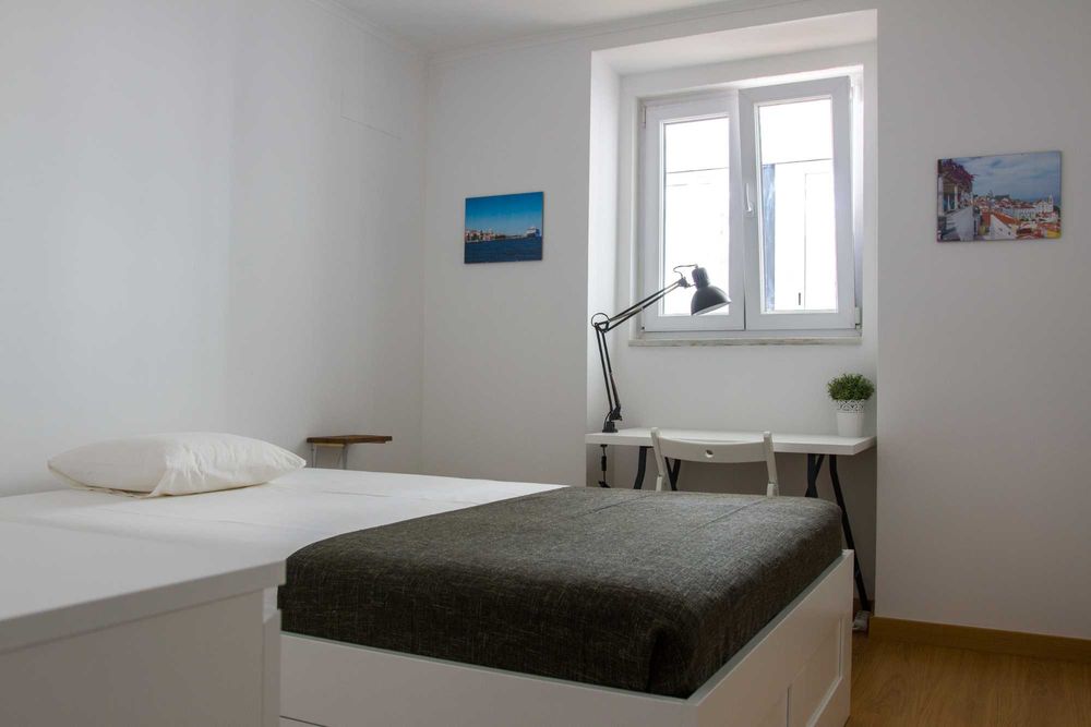 Quarto para arrendar - Entrecampos