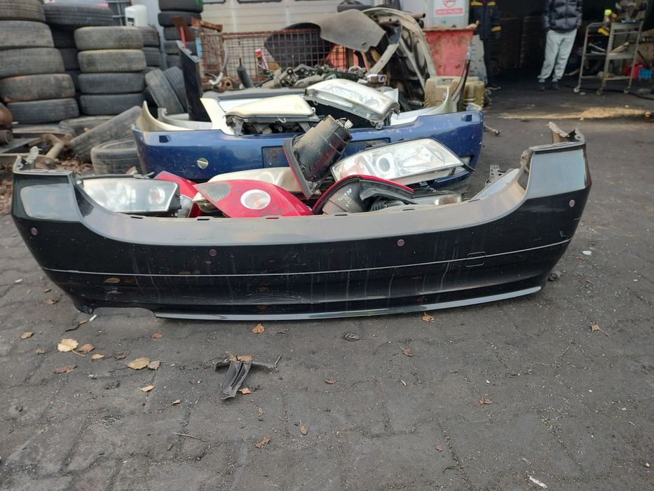 Zderzak BMW e91 tył tylny czarny pdc
