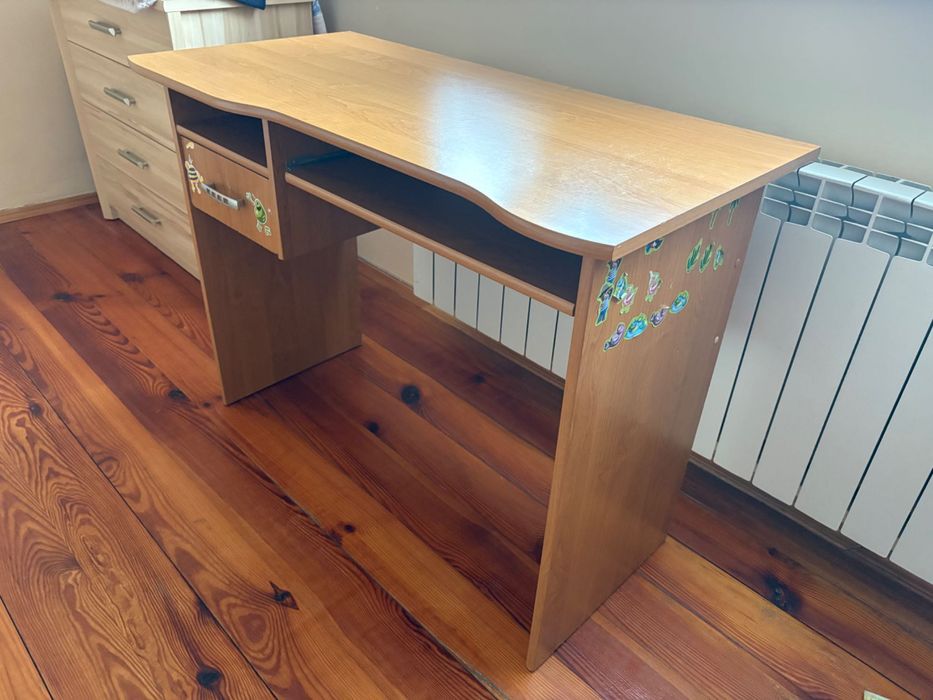 Парта для навчання, стіл