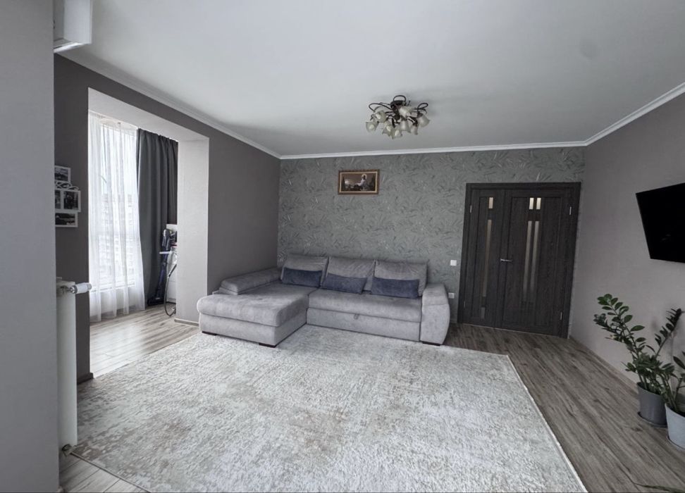 Продається 2-х кімнатна квартира на Каскаді