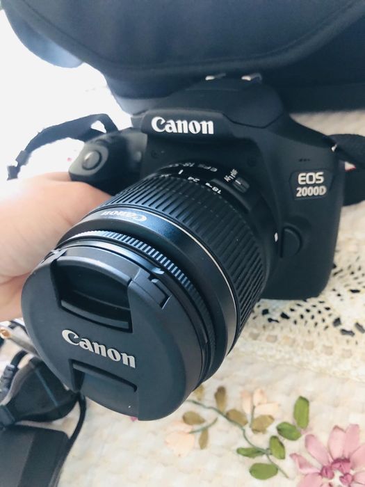 Conjunto Câmera Fotográfica Canon EOS 2000D