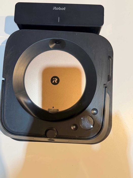 iRobot Braava Jet m6 – robot mopujący + zestaw nowych padów