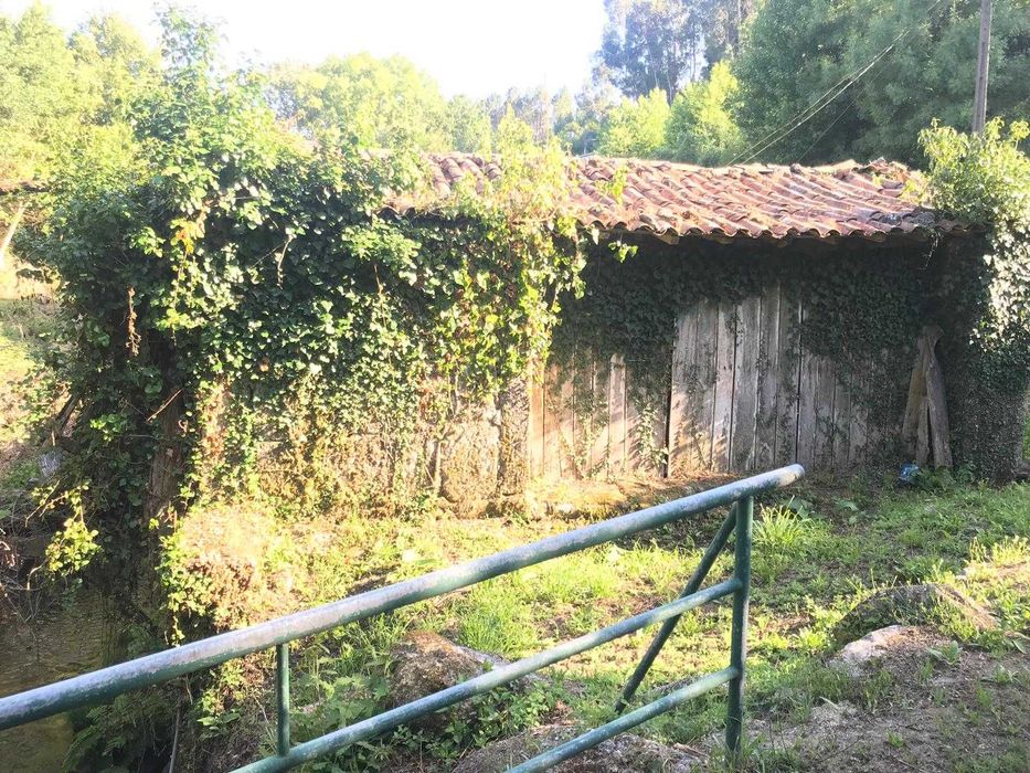 Moinho e Casa em Pedra para Restauro | Frente Rio | Valdreu – Vila Verde