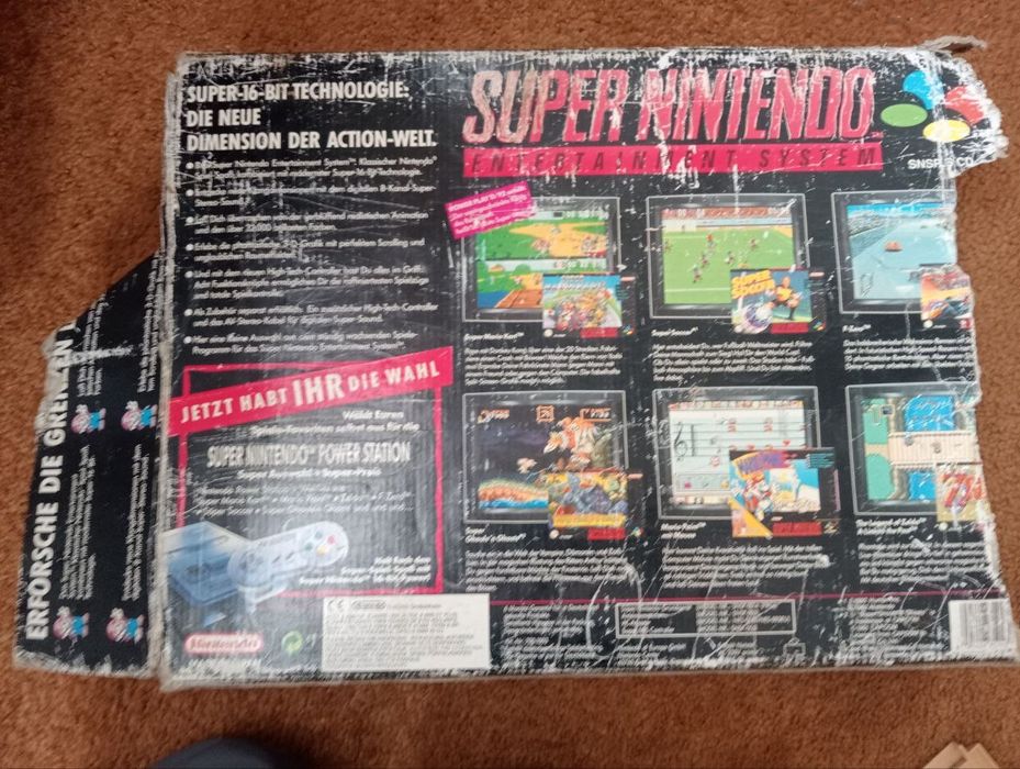 Продам две консоли SUPER NINTENDO одна и вторая хз название