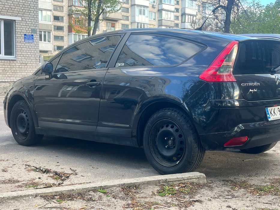 Автомобіль сітроен C4