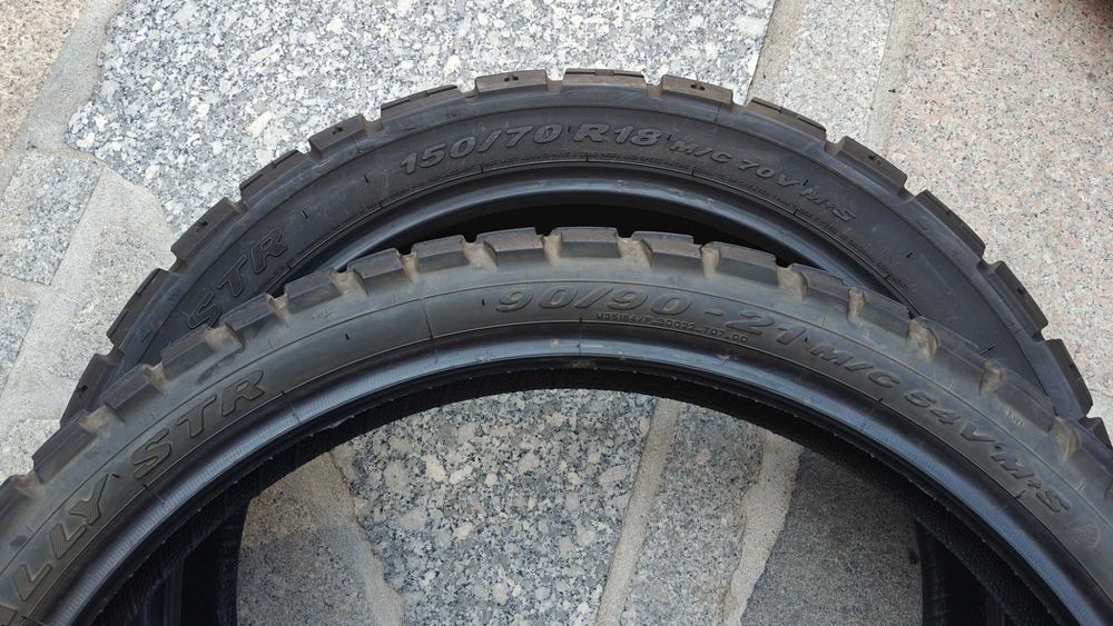 Pneus Pirelli STR - 90/90/21 + 150/70/18