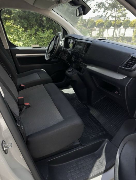 Odstąpię leasing -Toyota Proace 9 osób | idealny  stan