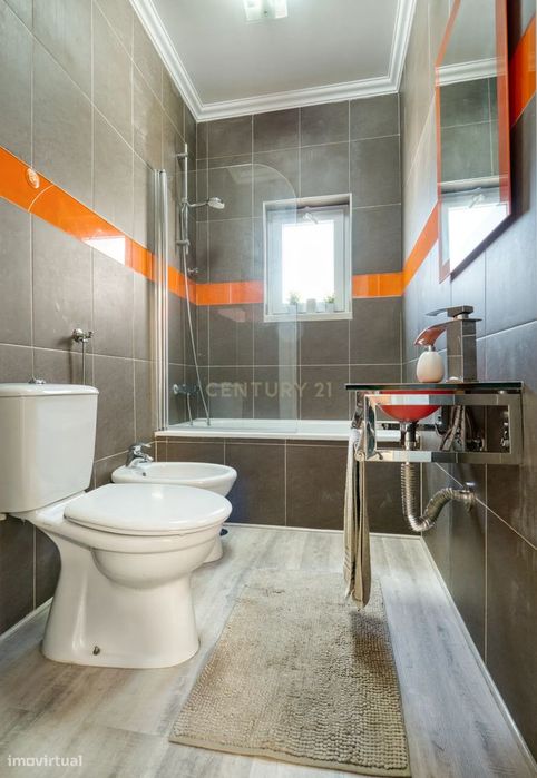 Moradia Térrea T3  com Piscina- Furo água  - Aroeira