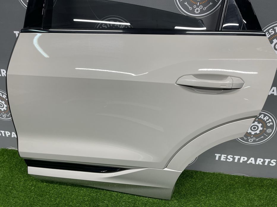 Audi e-tron двері задні ліві комплектні в наявності   колір 7M7M
