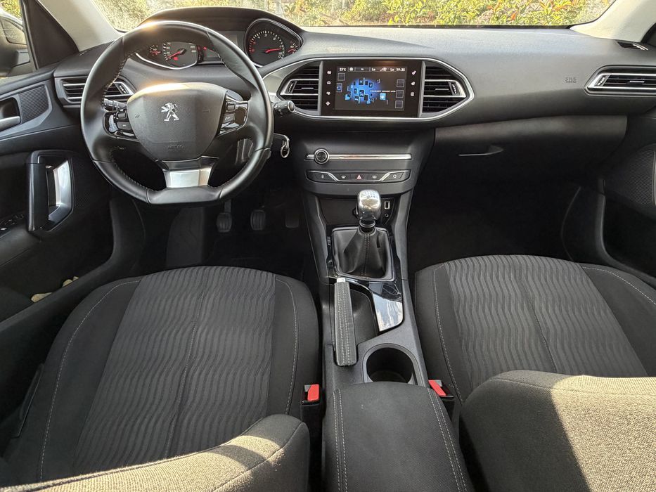 Peugeot 308 — fotografia 7