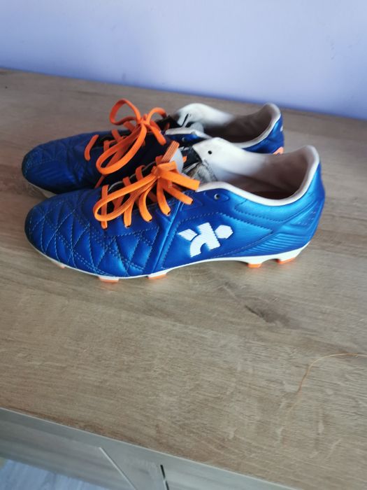Sprzedam buty korki kipsta 36
